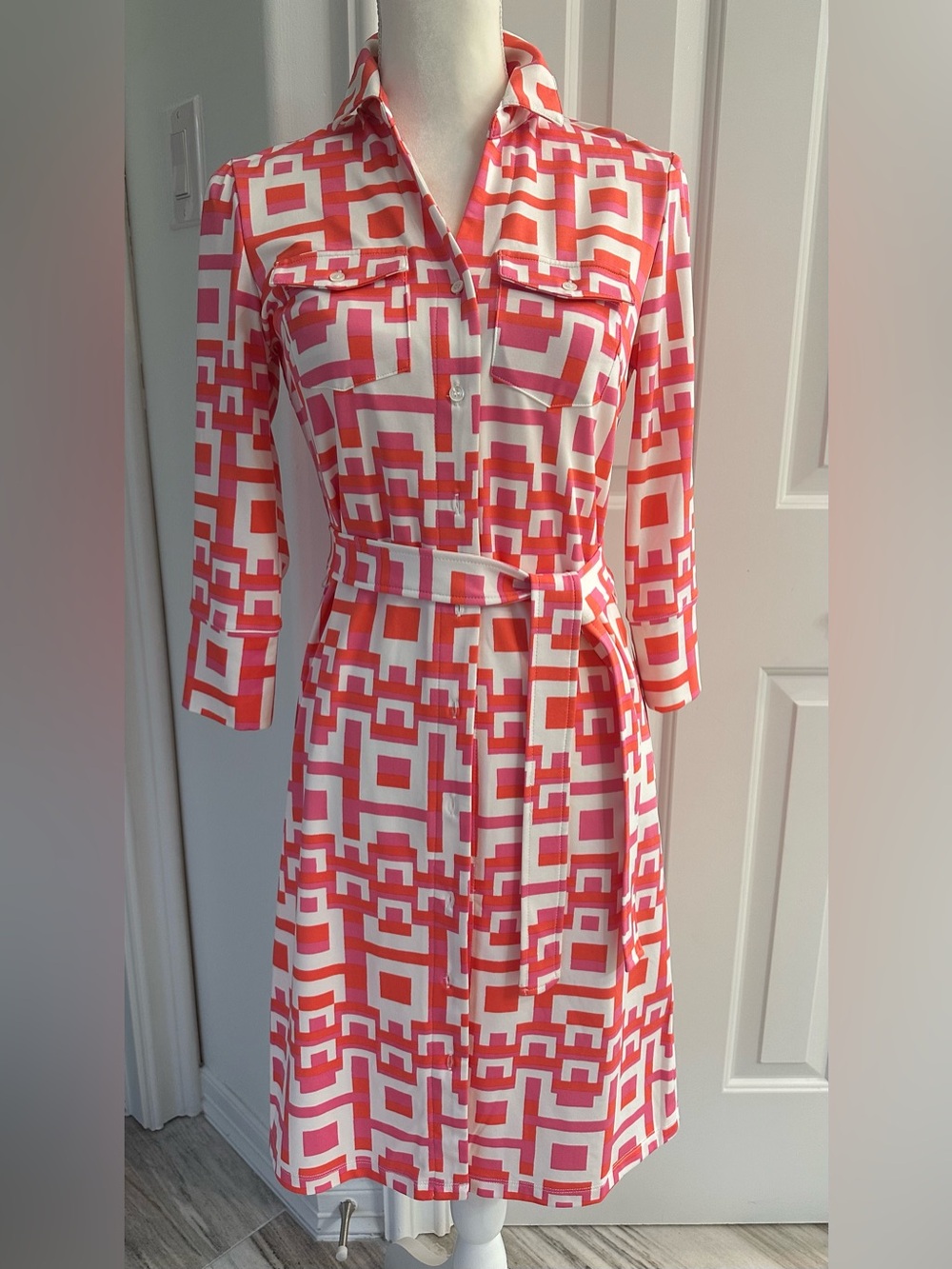J. McLaughlin Pink, Coral & White Geometric Midi Shirt Dress
